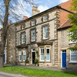 Cawthorne House Guest house