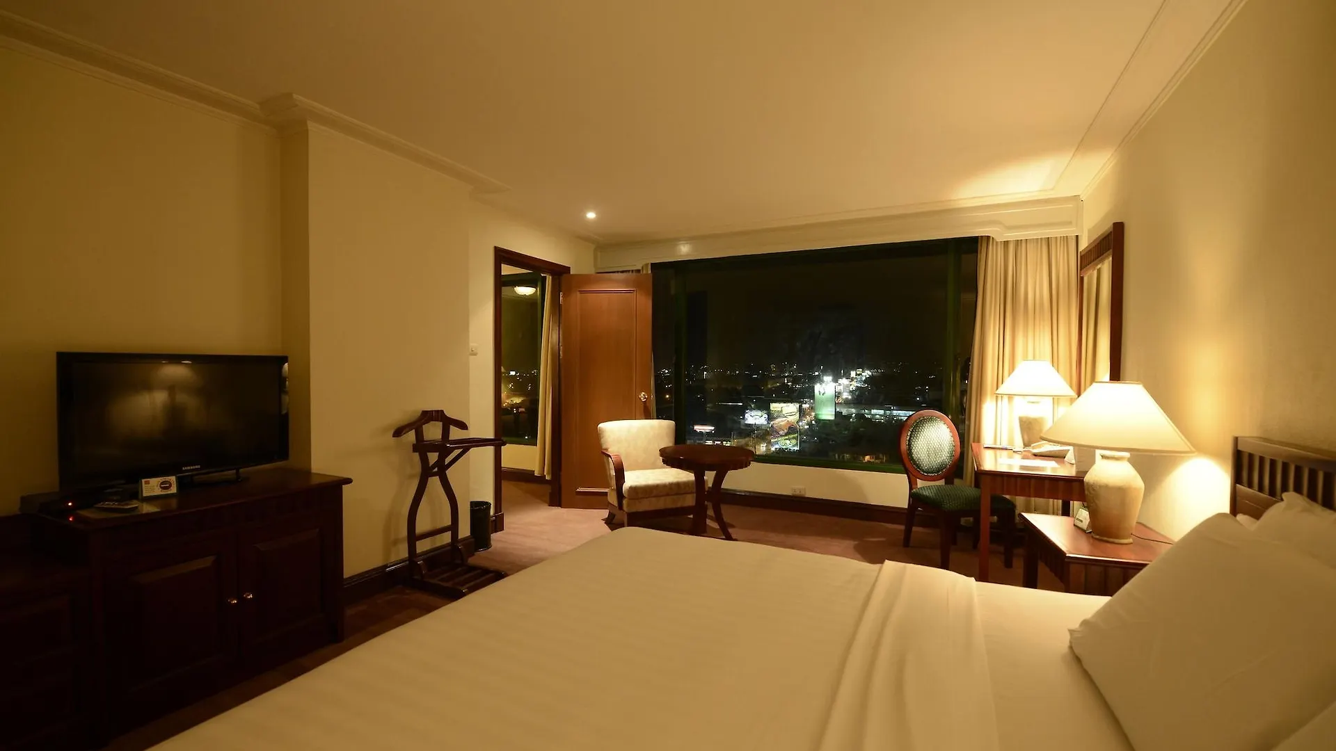 Grand Regal Hotel Davao