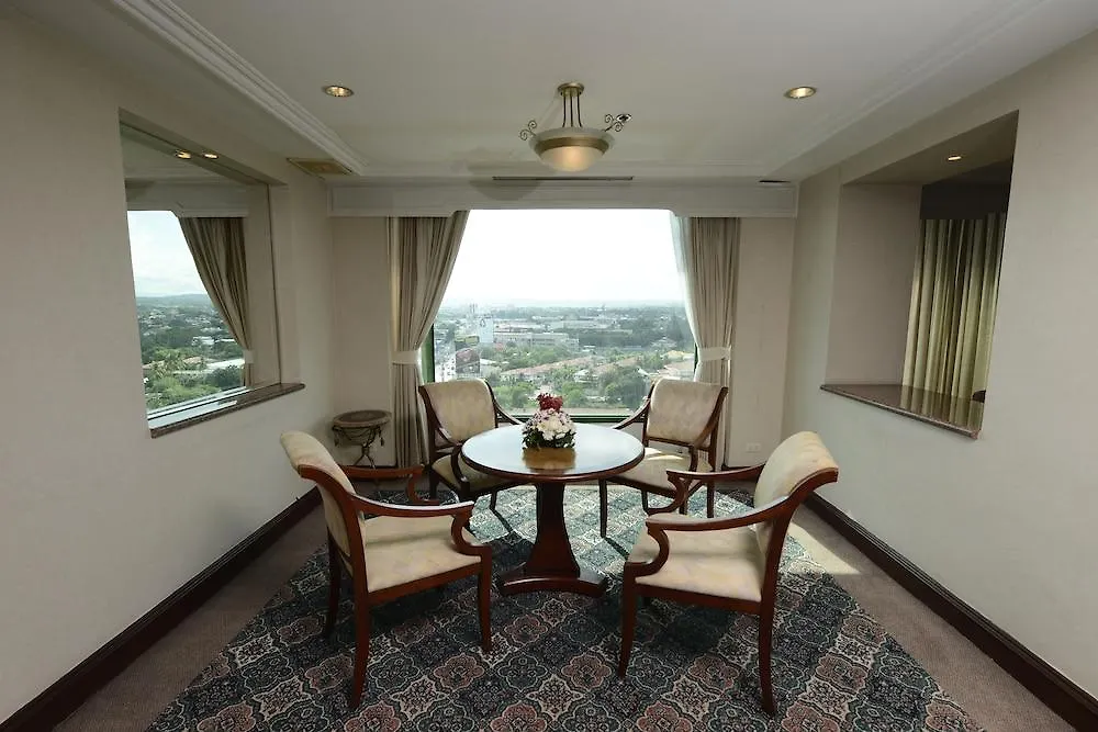 Grand Regal Hotel Davao 4*,