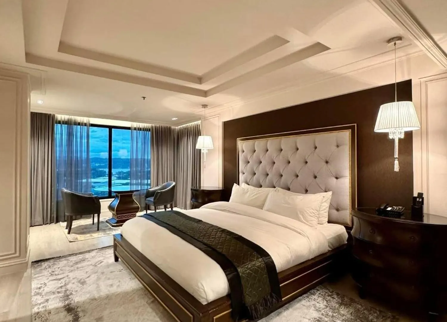 Grand Regal Hotel Davao 4*,