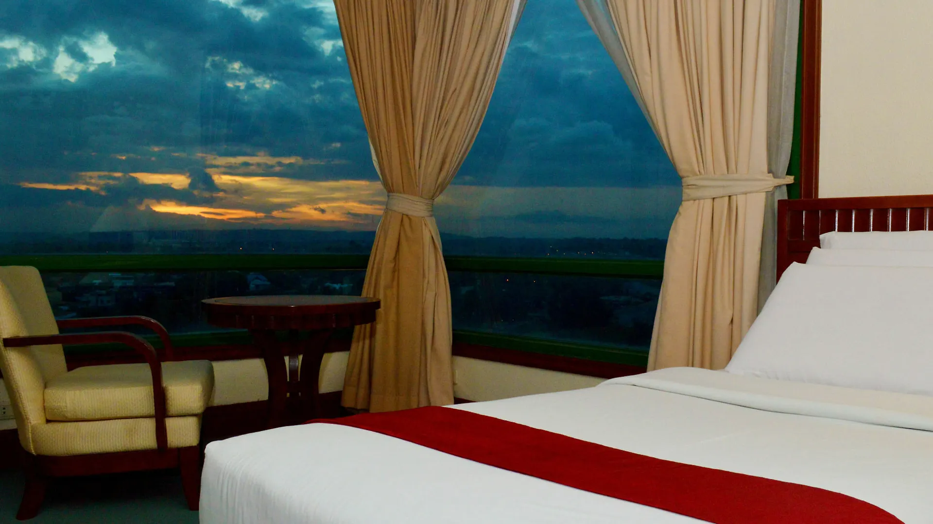 Grand Regal Hotel Davao